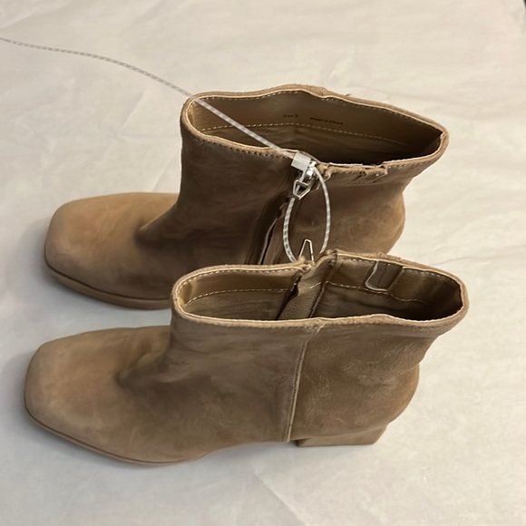 Dolce Vita Ulyses Suede Platform Booties - Picture 6 of 14